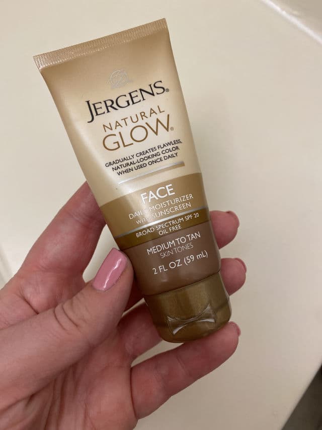 Jergens Natural Glow Healthy Complexion Daily Facial Moisturizer review photo by 323