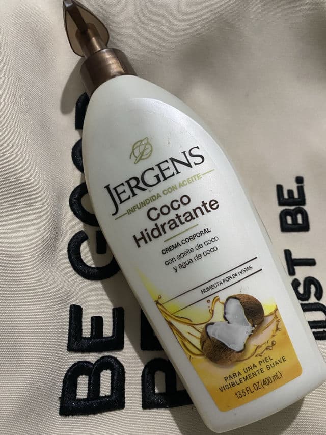 Jergens Hydrating Coconut Moisturizes & Softens Dry Skin Moisturizer review photo by Bestel