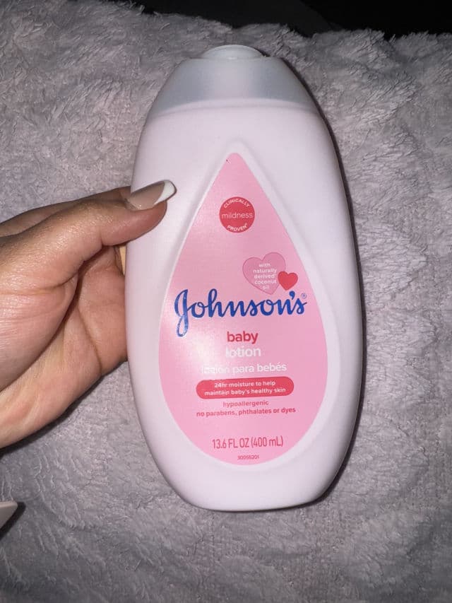 Johnson's Face & Body Lotion Cotton Touch review photo by Mirianbetancourth