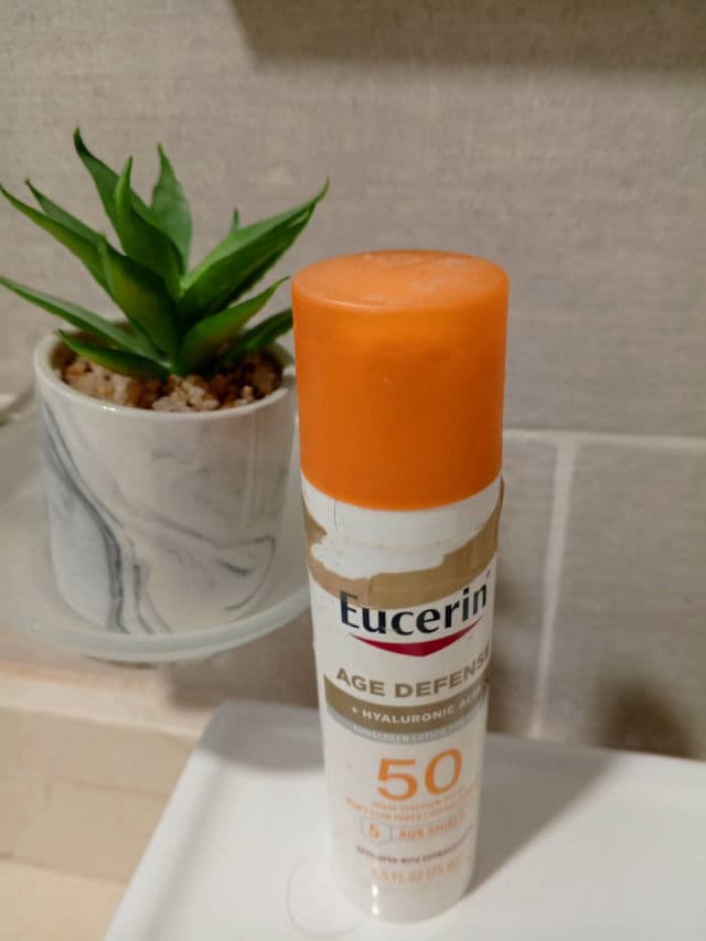 Eucerin Sun Fluid Photoaging Control SPF 50 review photo by dayra