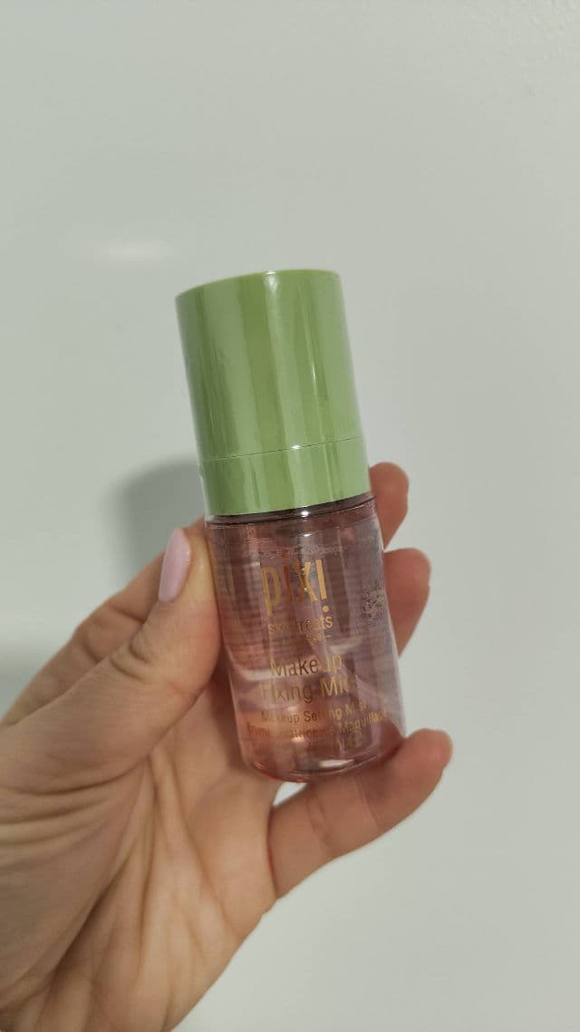 Pixi Makeup Fixing Mist review photo by miittocador