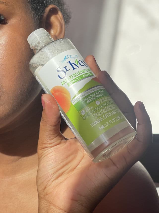 St. Ives Apricot AHA Exfoliating Toner review photo by vix26