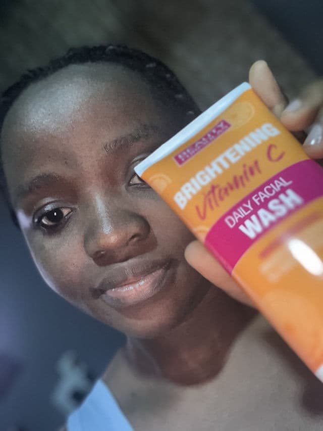 Beauty Formulas Brightening Vitamin C Daily Facial Wash review photo by Sarkinah