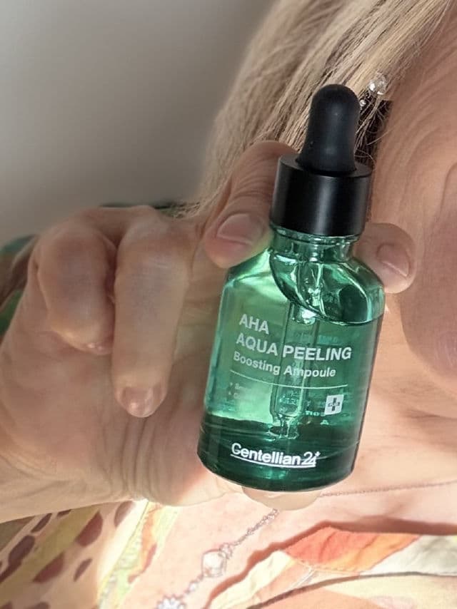 Centellian24 AHA Aqua Peeling Boosting Ampoule review photo by Genyrene