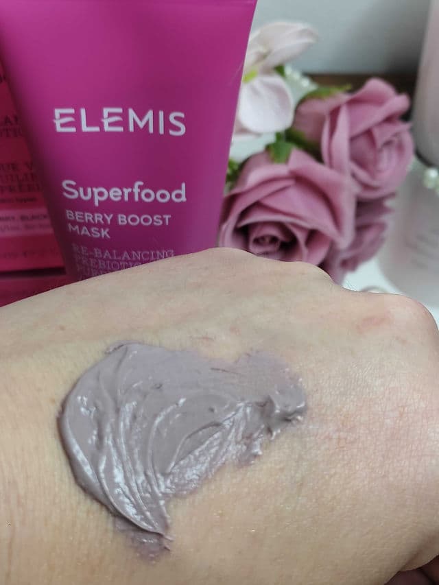 Elemis Superfood Berry Boost Mask review photo by cecilenaim