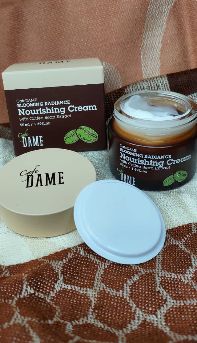 Cafe Dame Wrinkle Improvement Nourish Cream review photo by ghazalabeautystyle