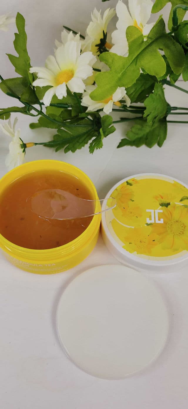 Jayjun Calendula Tea Eye Gel Patch review photo by ghazalabeautystyle