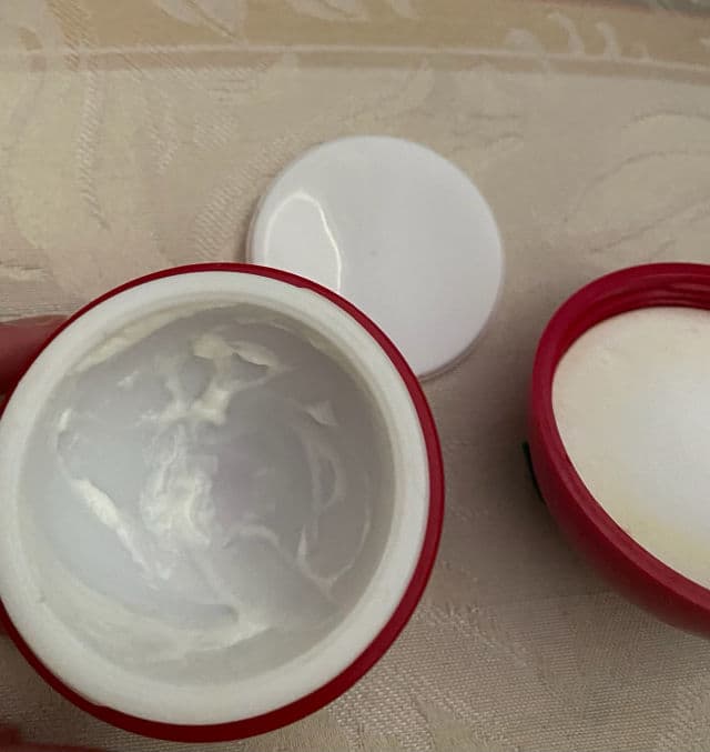 TONYMOLY Red Appletox Honey Cream review photo by NguyenAndOngLy