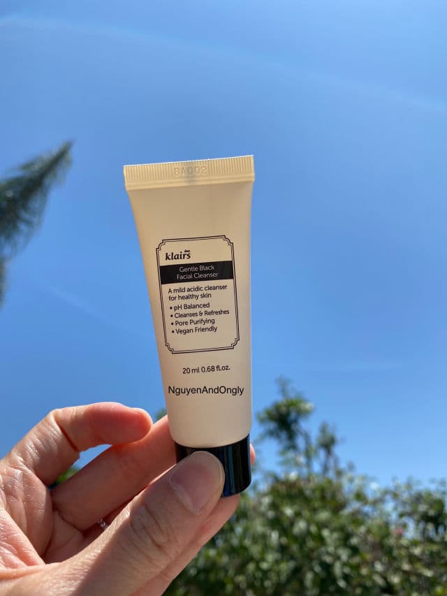 Dear, Klairs Gentle Black Facial Cleanser review photo by NguyenAndOngLy