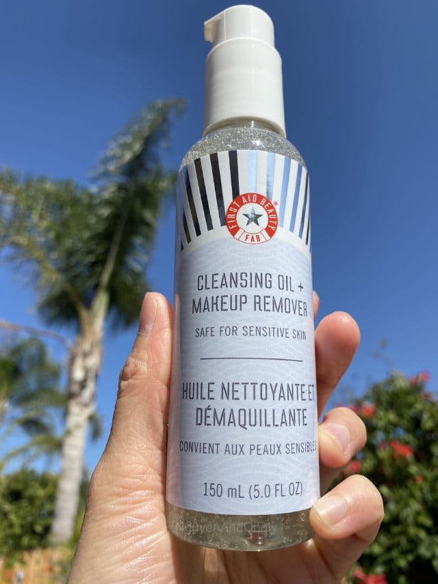First Aid Beauty Cleansing Oil + Makeup Remover review photo by NguyenAndOngLy