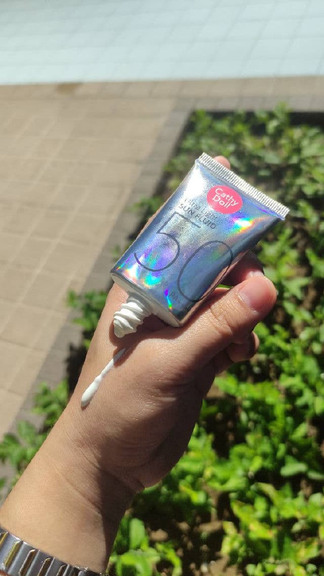 Cathy Doll Ultra Light Sun Fluid SPF50 PA++++ review photo by Apweel