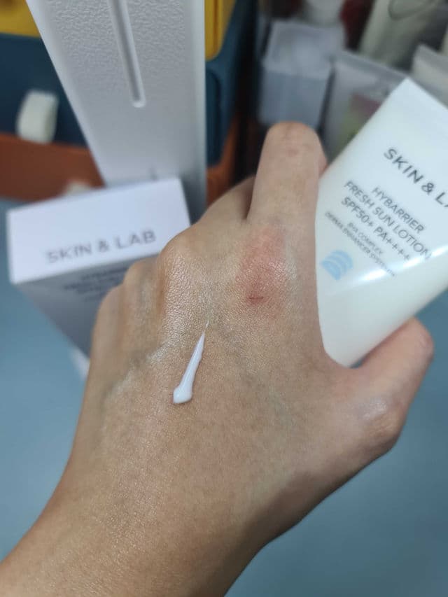 SKIN&LAB Hybarrier Fresh Sun Lotion SPF50+ PA++++ review photo by angie852g7