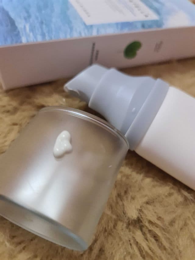 SKIN1004 Madagascar Centella Hyalu-Cica Water-Fit Sun Serum SPF50+ PA++++ review photo by angie852g7