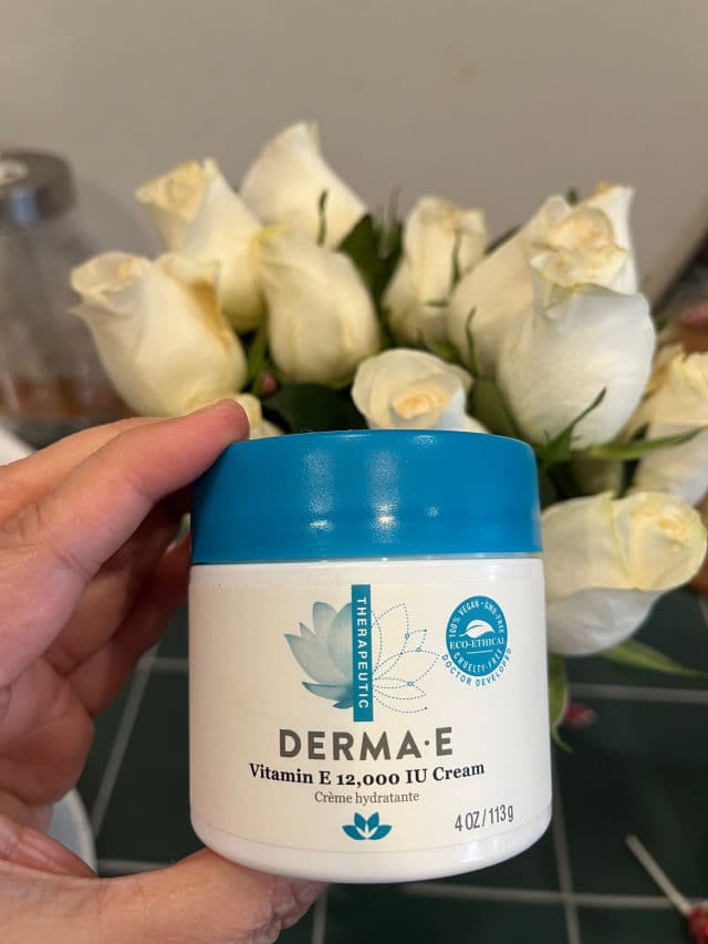 derma e Vitamin E 12,000 IU Creme review photo by EyeNez