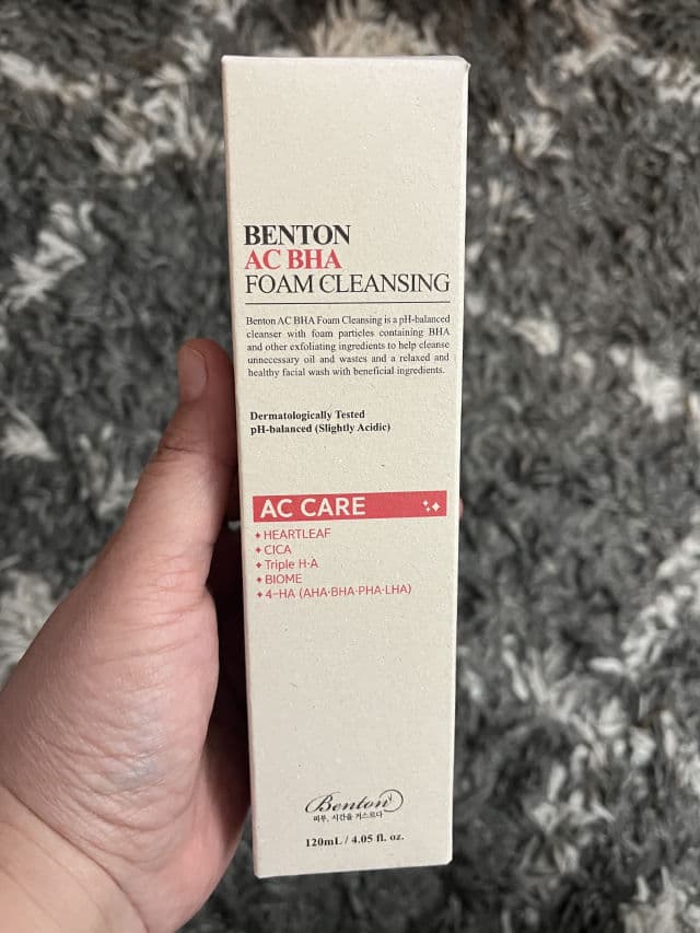 BENTON AC BHA Foam Cleansing review photo by EyeNez