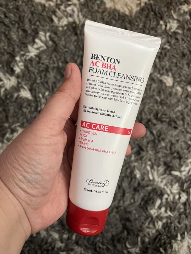 BENTON AC BHA Foam Cleansing review photo by EyeNez