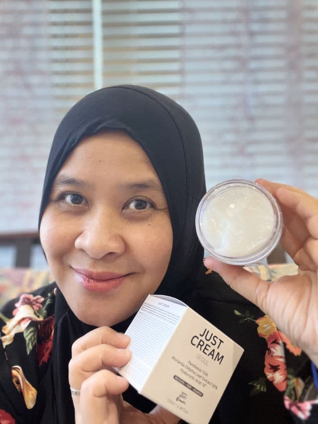 Just Cosmetic Just Cream review photo by EyeNez