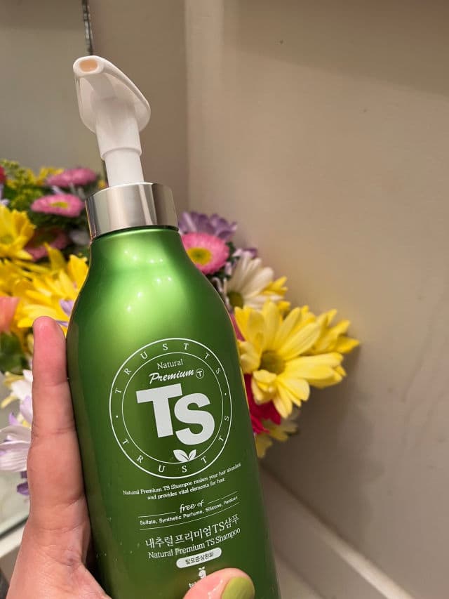 TS Trillion TS Premium Shampoo review photo by EyeNez