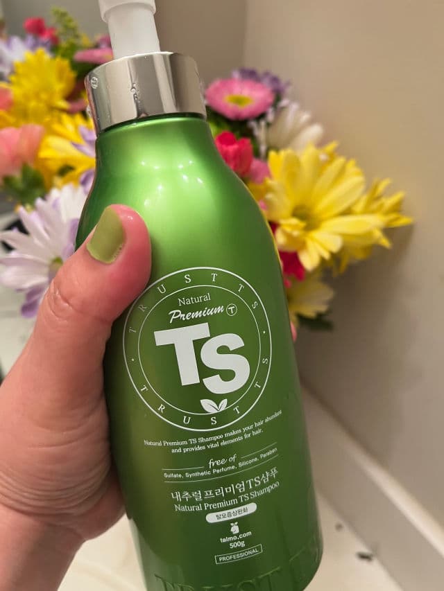 TS Trillion TS Premium Shampoo review photo by EyeNez