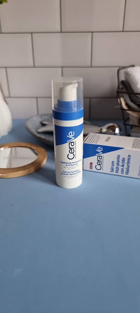 CeraVe Hydrating Hyaluronic Acid Face Serum review photo by Cosmetikarmina