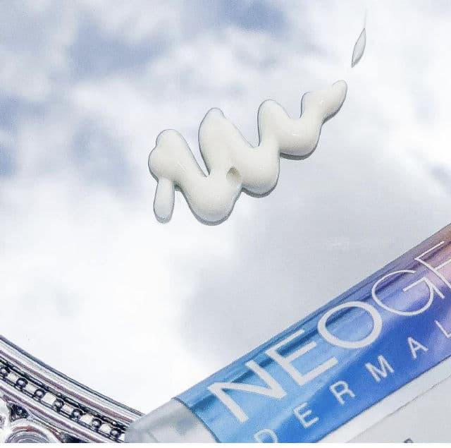 NEOGEN Dermalogy Day-Light Protection Airy Sunscreen SPF50+ / Broadspectrum review photo by sarinamolikuch