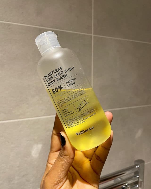 WellDerma  Heartleaf Acne Zero 3-in-1 Body Wash review photo by skincarebiased
