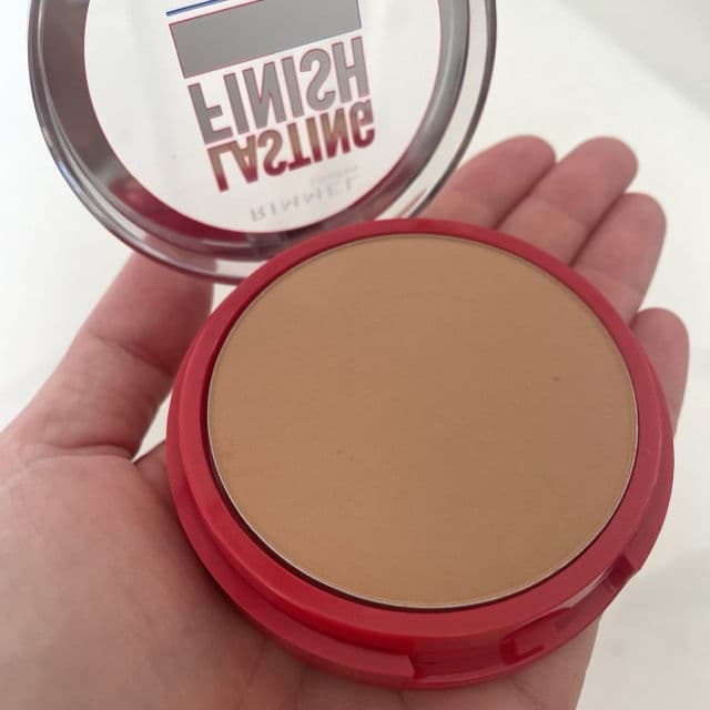 Rimmel Lasting Finish Powder Foundation	 review photo by katrinajh
