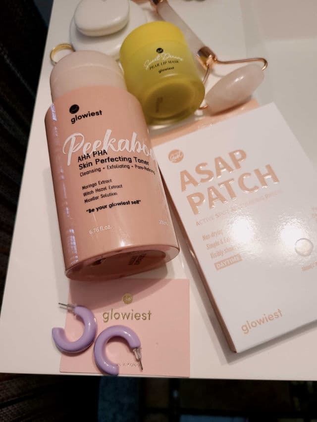 Glowiest Peekaboo AHA PHA Skin Perfecting Toner review photo by somialoves