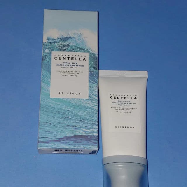 SKIN1004 Madagascar Centella Hyalu-Cica Water-Fit Sun Serum SPF50+ PA++++ review photo by Pasion4kpop