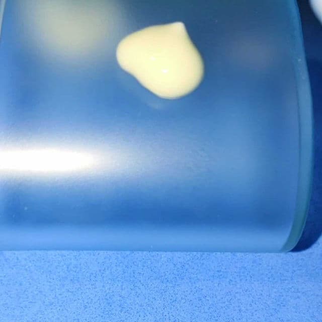 SKIN1004 Madagascar Centella Hyalu-Cica Water-Fit Sun Serum SPF50+ PA++++ review photo by Pasion4kpop