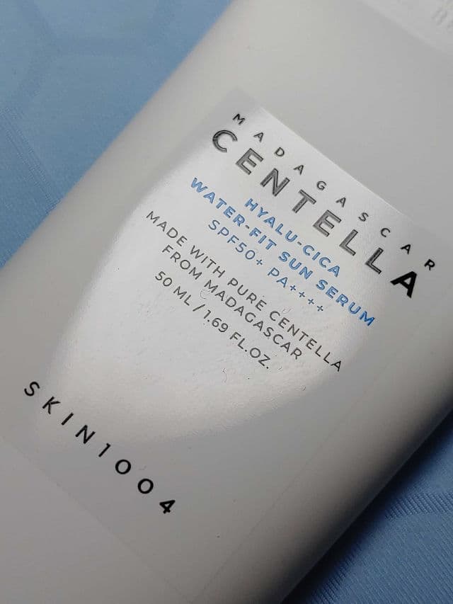 SKIN1004 Madagascar Centella Hyalu-Cica Water-Fit Sun Serum SPF50+ PA++++ review photo by Pasion4kpop