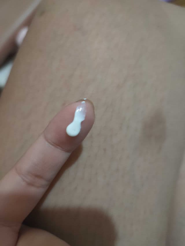 BENTON Skin Fit Mineral Sun Cream SPF50/PA++++ review photo by Beautywithin