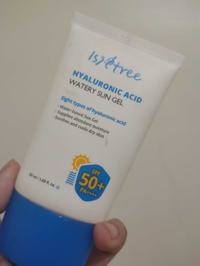 ISNTREE Hyaluronic Acid Watery Sun Gel SPF50+ PA++++ review photo by Beautywithin