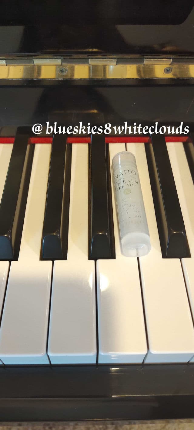 Natio Moisturising Lip Balm SPF 50+  review photo by BlueNWhite