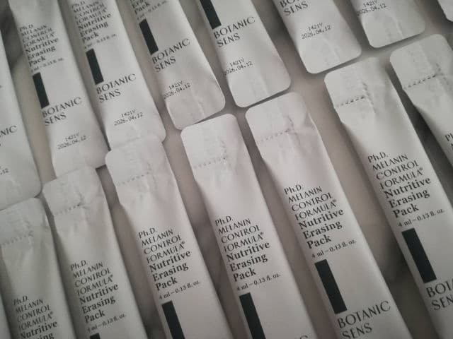 Botanicsens Ph.D. Melanin Control Formula Nutritive Erasing Pack review photo by dfs