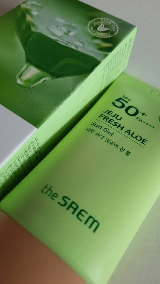 THE SAEM Jeju Fresh Aloe Sun Gel SPF50+ review photo by dfs