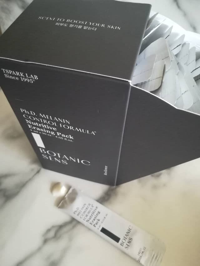 Botanicsens Ph.D. Melanin Control Formula Nutritive Erasing Pack review photo by dfs