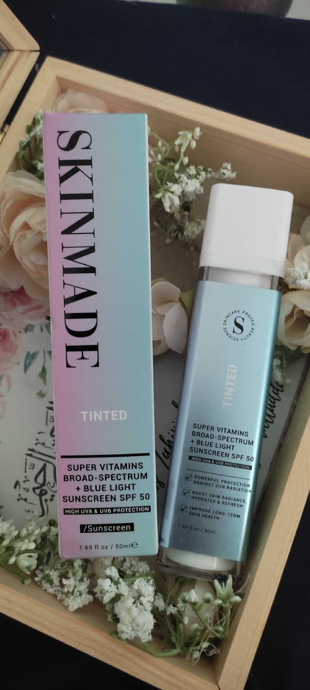 SKINMADE Super Vitamins Broad-Spectrum + Blue Light Sunscreen SPF50+ PA++++ review photo by Jamalia