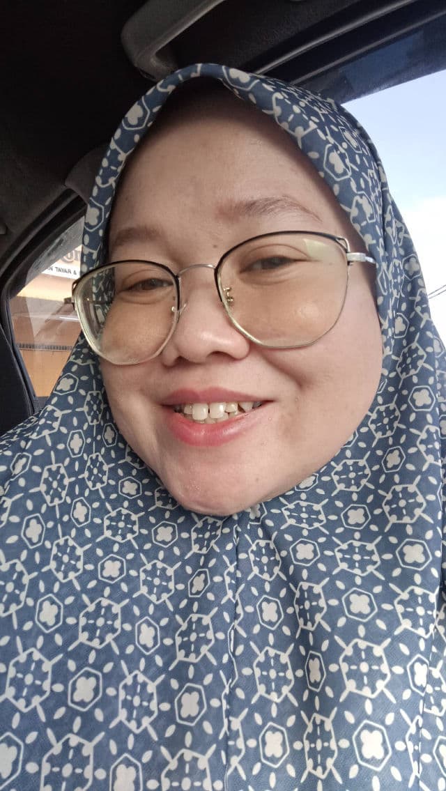 SKIN AQUA Sunplay Sarafit UV Tinted Base SPF50 PA+++ review photo by Jamalia