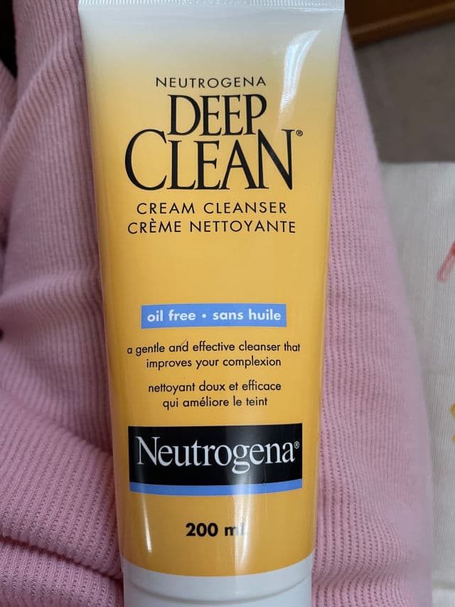 Neutrogena Canada Deep Clean Cream Cleanser review photo by Pickyplans