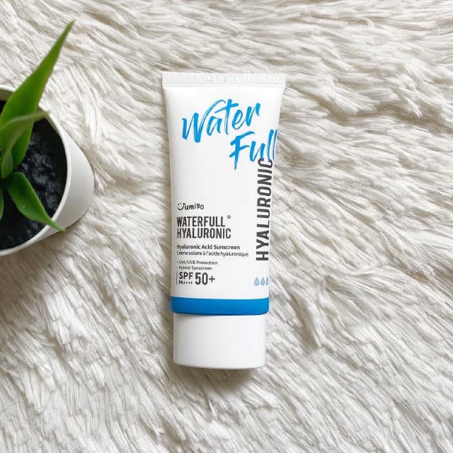 Jumiso Waterfull Hyaluronic Sunscreen SPF50+ PA++++ review photo by cikbskincarestories