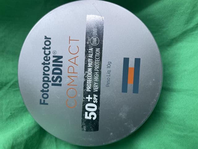 ISDIN Fotoprotector Compact Arena SPF 50+ review photo by Paria