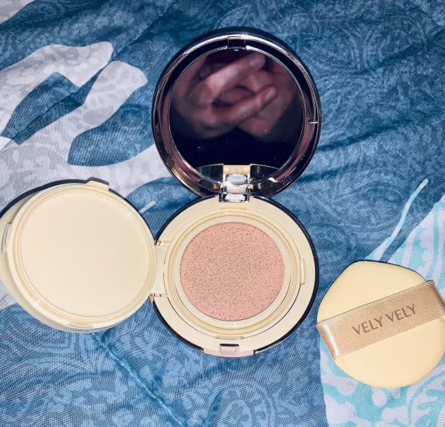 Vely Vely Aura Honey Glow Cushion Foundation SPF 50+ review photo by dmriojas