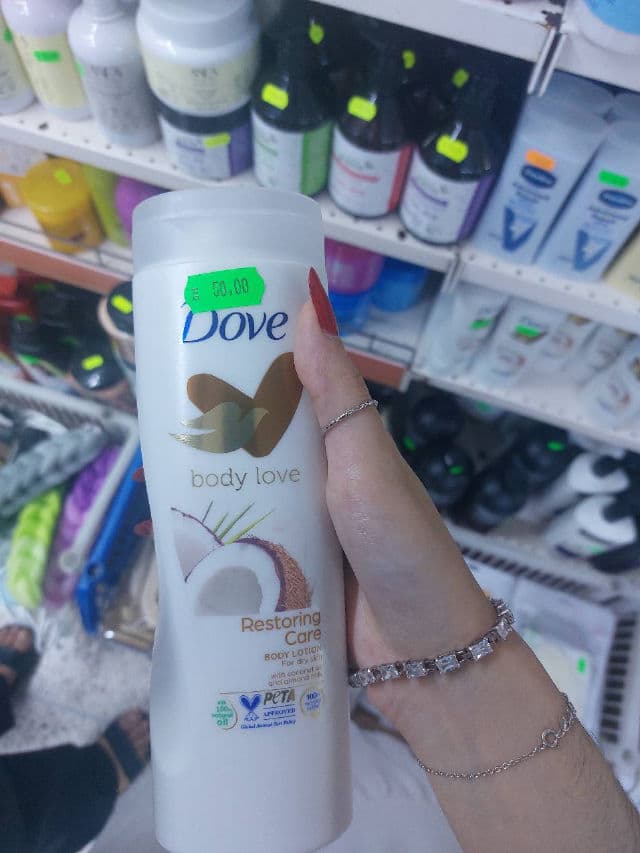 Dove Nourishing Secrets Lotion Restoring Ritual - Coconut Oil & Almond Milk review photo by Heejoo