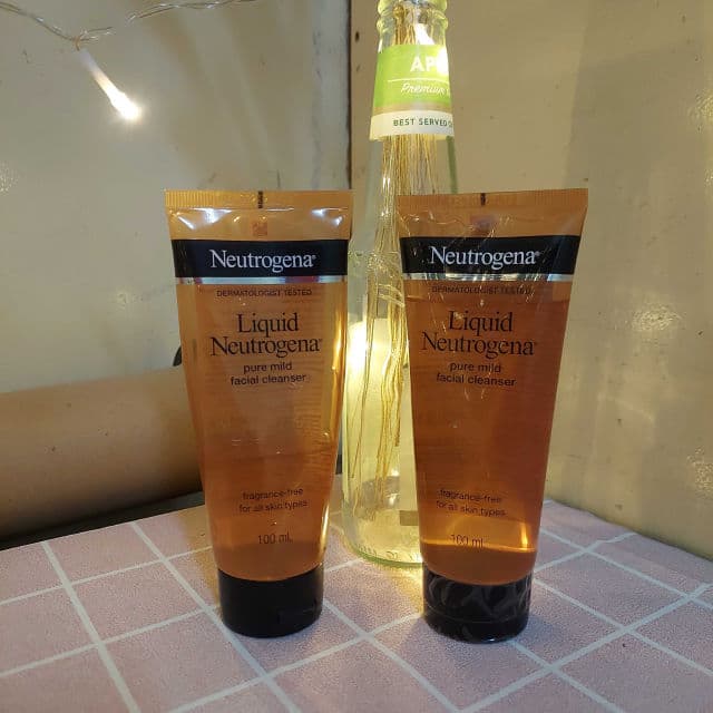 Neutrogena Liquid Neutrogena Pure Mild Facial Cleanser review photo by HowlJenkinsPendragon