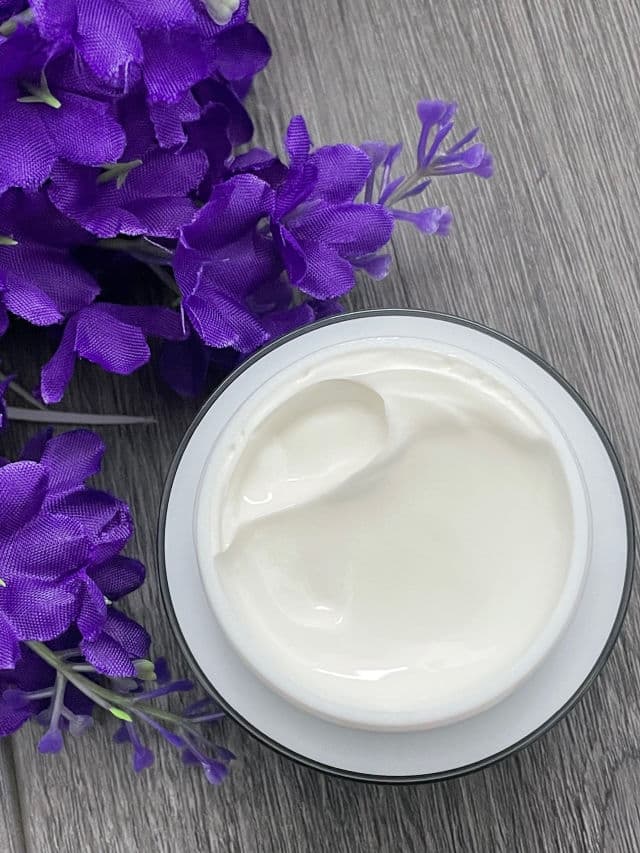 Lavera Naturkosmetik Re-Energizing Sleeping Cream review photo by Skincareandfood