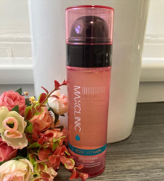 Maxclinic Rose Vitamin Brightening Oil Foam review photo by Skincareandfood