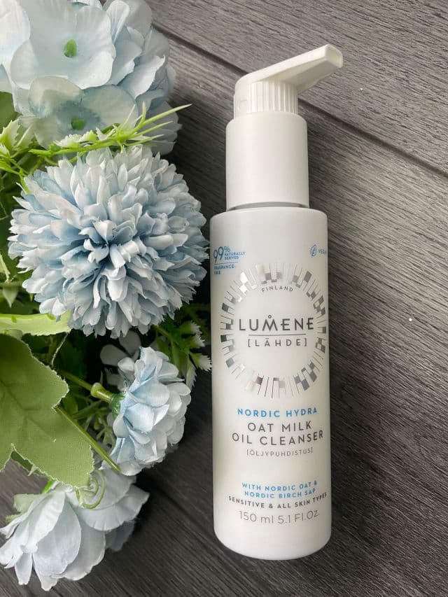 Lumene Nordic Hydra Oat Milk Oil Cleanser  review photo by Skincareandfood