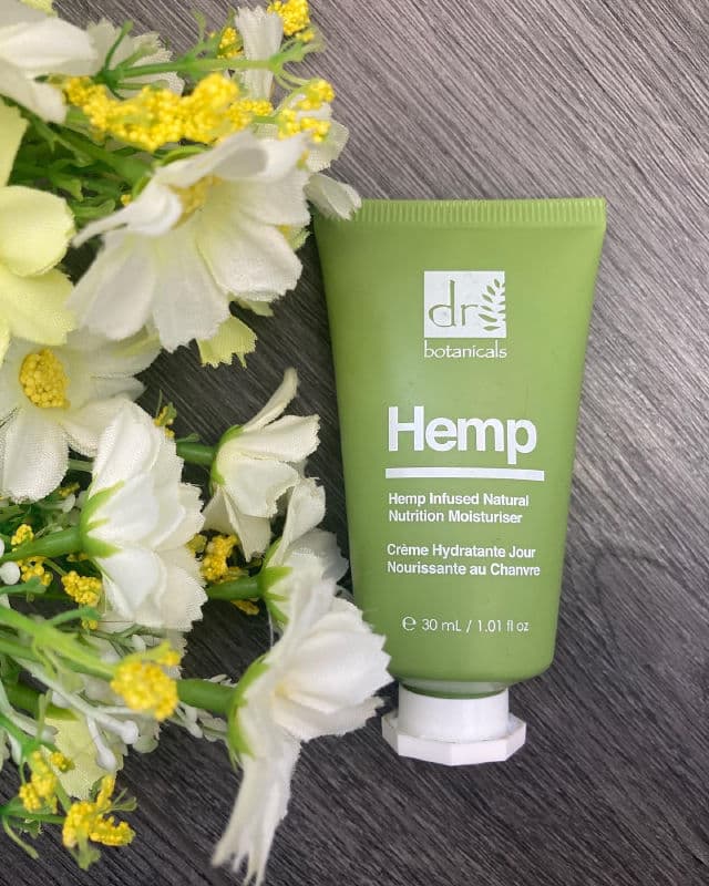 Dr. Botanicals Hemp Infused Natural Nutrition Moisturiser review photo by Skincareandfood