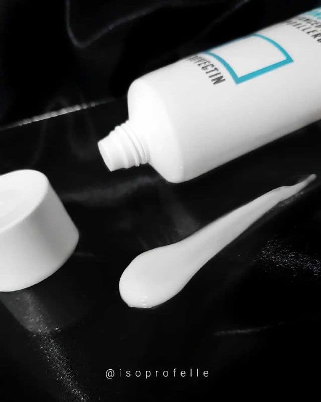 Rovectin Skin Essentials Barrier Repair Aqua Concentrate review photo by Isoprofelle